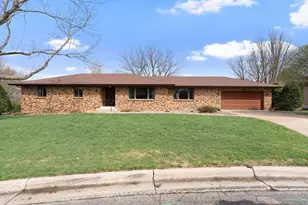 1455 Sunset Dr SW, Owatonna, MN 55060 - Photo 2