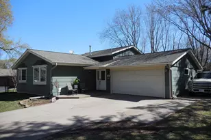 12917 130th Ct, Burnsville, MN 55337 - Photo 2