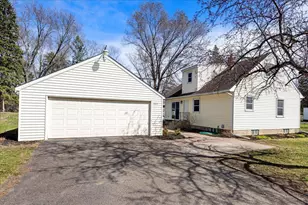 1005 90th Ave NE, Blaine, MN 55434 - Photo 2