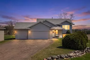 919 189th Ave, New Richmond, WI 54017 - Photo 2
