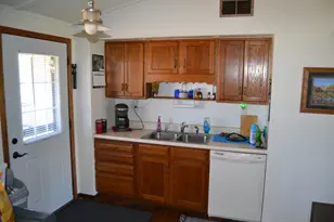 1221 Fairview St, Marshall, MN 56258 - Photo 12
