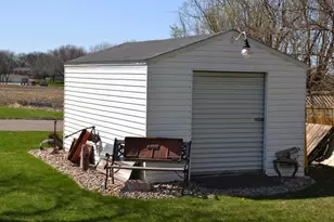 1221 Fairview St, Marshall, MN 56258 - Photo 18