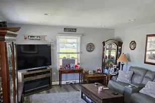 610 8th Ave NE, Waseca, MN 56093 - Photo 2