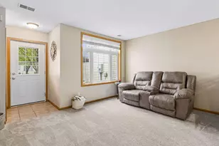 467 Aqua Cir, Lino Lakes, MN 55014 - Photo 6