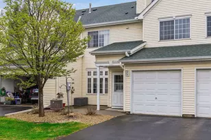 467 Aqua Cir, Lino Lakes, MN 55014 - Photo 2
