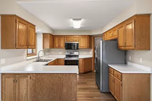 3605 Black Oaks Ln N, Plymouth, MN 55446 - Photo 6