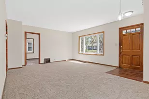 142 Van Buren Ave S, Hopkins, MN 55343 - Photo 4