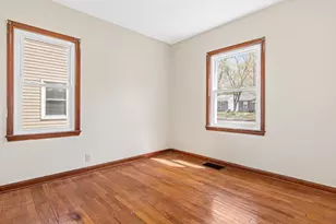 142 Van Buren Ave S, Hopkins, MN 55343 - Photo 8