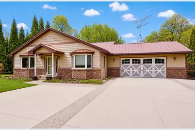 17825 Holt Court, Faribault, MN 55021 - Photo 4