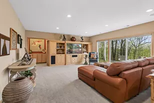 1405 Skyline Dr, Golden Valley, MN 55422 - Photo 30