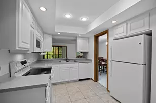 6051 Laurel Ave, Golden Valley, MN 55416 - Photo 4