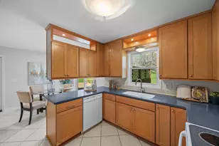 12246 Oxbow Dr, Eden Prairie, MN 55347 - Photo 10