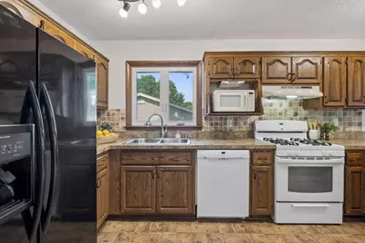 880 Whitney Drive, Apple Valley, MN 55124 - Photo 10