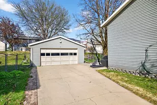 4415 Valley Dr NW, Rochester, MN 55901 - Photo 28