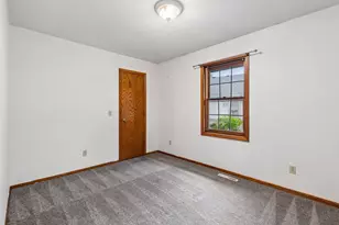 7775 Glenda Ct, Apple Valley, MN 55124 - Photo 10