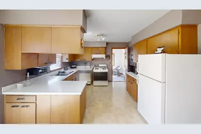 2418 Main Street W, Albert Lea, MN 56007 - Photo 8