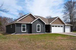 986 Platte Wood Dr, Royalton, MN 56373 - Photo 2