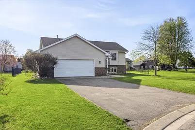 654 Timothy Court, Shakopee, MN 55379 - Photo 2