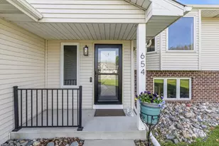 654 Timothy Ct, Shakopee, MN 55379 - Photo 4