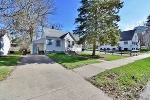 514 Central Ave, Long Prairie, MN 56347 - Photo 2