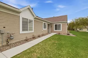 674 Lake View Dr, Woodbury, MN 55129 - Photo 4