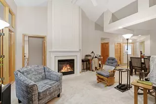 674 Lake View Dr, Woodbury, MN 55129 - Photo 8