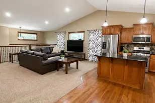 1539 Hydram Ave N, Oakdale, MN 55128 - Photo 2