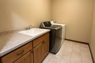 1539 Hydram Ave N, Oakdale, MN 55128 - Photo 16