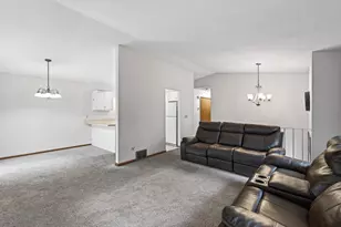 818 Sherwood Rd, Shoreview, MN 55126 - Photo 8