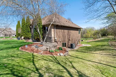 8916 Whispering Oaks Trail, Shakopee, MN 55379 - Photo 6