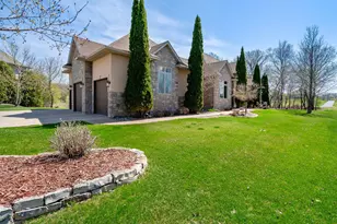 8916 Whispering Oaks Trail, Shakopee, MN 55379 - Photo 4