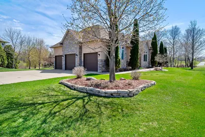 8916 Whispering Oaks Trail, Shakopee, MN 55379 - Photo 2