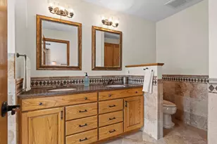 8480 Montgomery Ct, Eden Prairie, MN 55347 - Photo 24