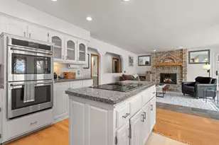 8480 Montgomery Ct, Eden Prairie, MN 55347 - Photo 6