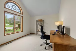 8480 Montgomery Ct, Eden Prairie, MN 55347 - Photo 16