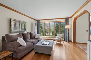 8480 Montgomery Ct, Eden Prairie, MN 55347 - Photo 12