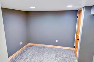 736 Cottage Ave E, Saint Paul, MN 55106 - Photo 38