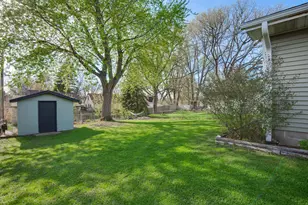 2075 N Ivy St, North Saint Paul, MN 55109 - Photo 32