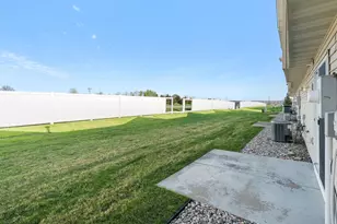 4052 Blakewood Dr, Shakopee, MN 55379 - Photo 6