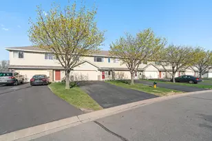 4052 Blakewood Dr, Shakopee, MN 55379 - Photo 2