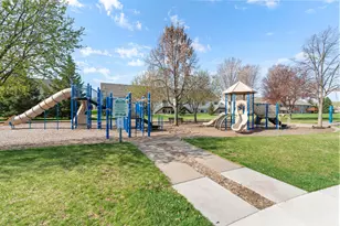 4052 Blakewood Dr, Shakopee, MN 55379 - Photo 10