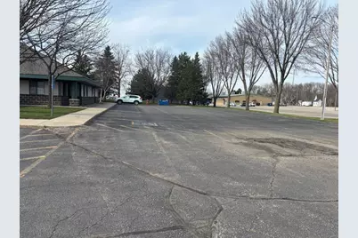 1005 High Avenue NE, Willmar, MN 56201 - Photo 4