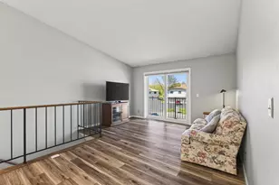 732 Parkside Dr, Vadnais Heights, MN 55127 - Photo 8