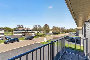 732 Parkside Dr, Vadnais Heights, MN 55127 - Photo 10