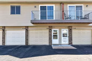 732 Parkside Dr, Vadnais Heights, MN 55127 - Photo 2