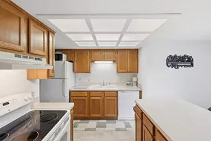 6233 Magda Dr, Maple Grove, MN 55369 - Photo 4