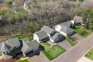 2655 N Barclay St, Maplewood, MN 55109 - Photo 2