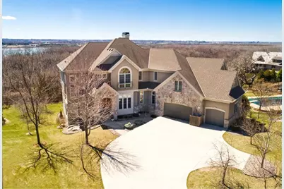 10689 Sonoma Ridge, Eden Prairie, MN 55347 - Photo 4