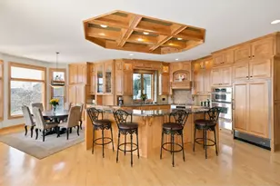 10689 Sonoma Ridge, Eden Prairie, MN 55347 - Photo 4