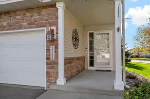 2944 Wyndam Ct, Shakopee, MN 55379 - Photo 2